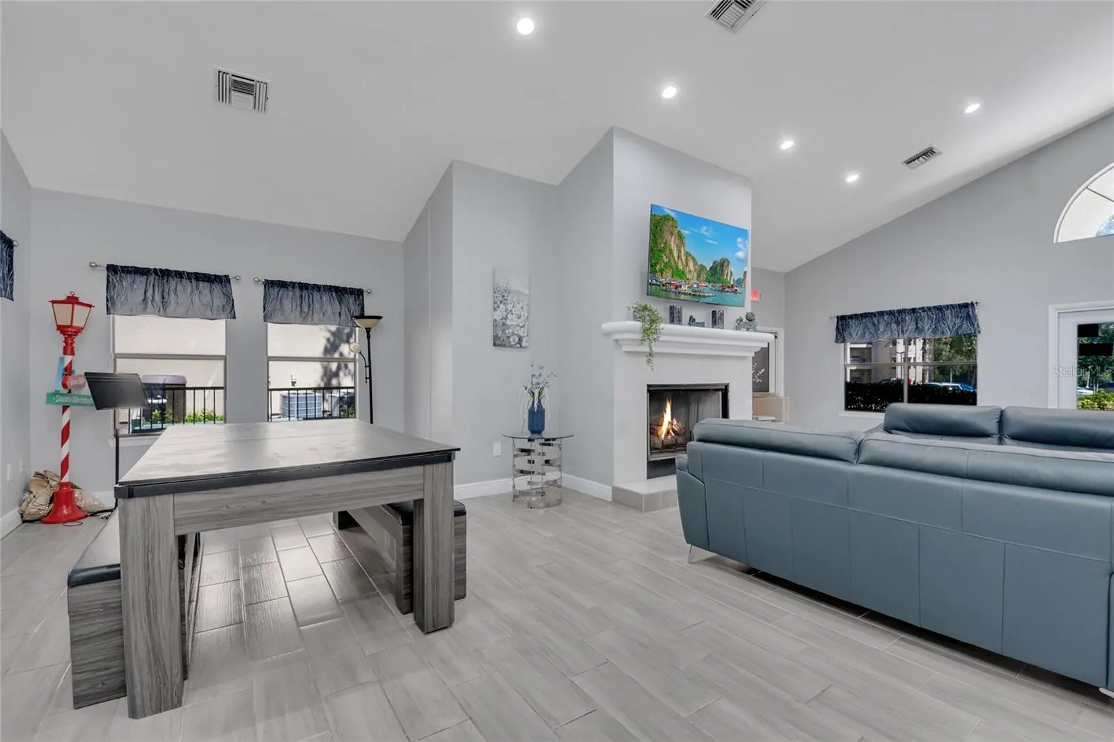 3028 PARKWAY BLVD #104, #104