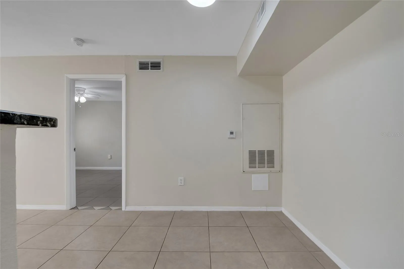 3028 PARKWAY BLVD #104, #104