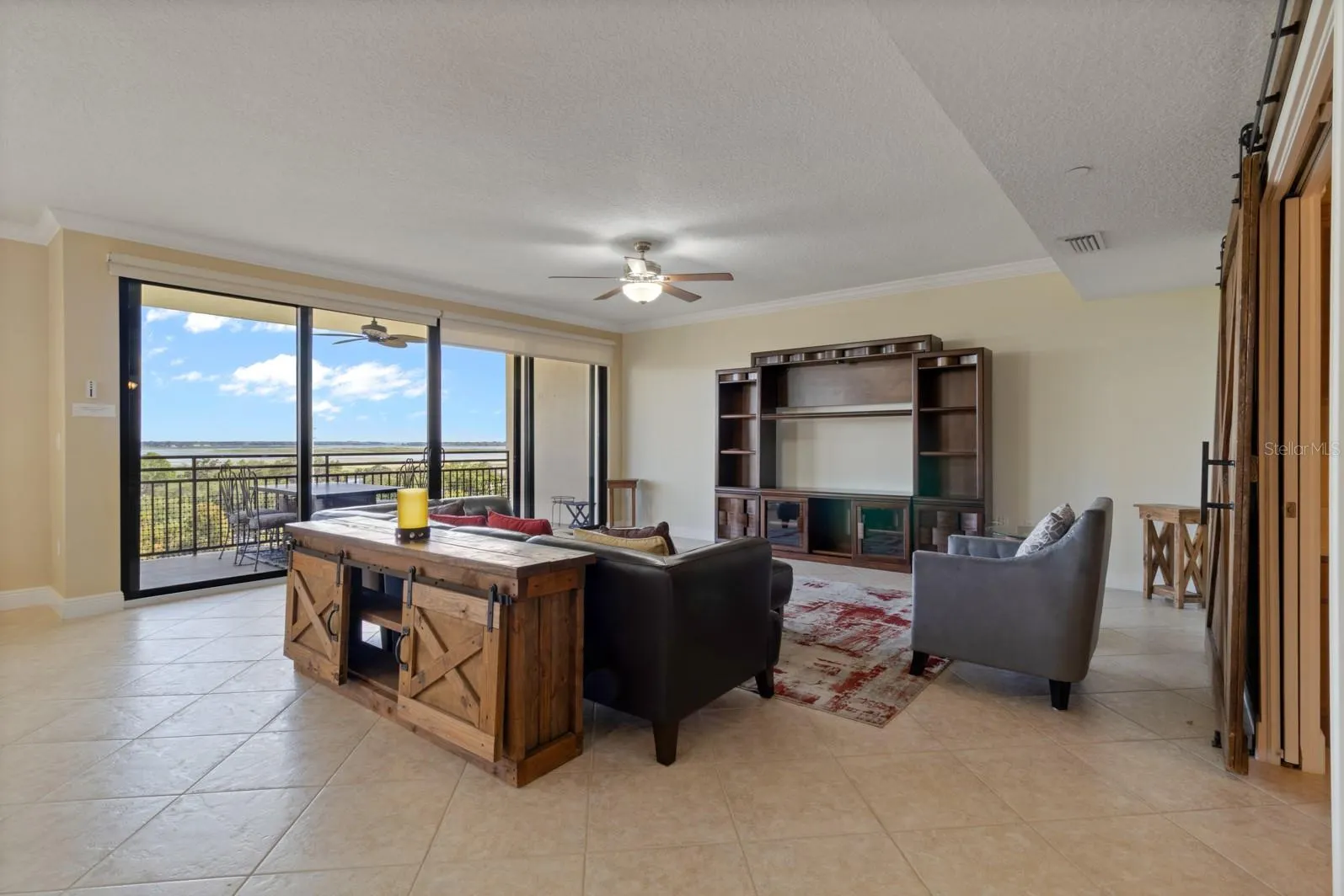 111 E MONUMENT AVE #705, #705