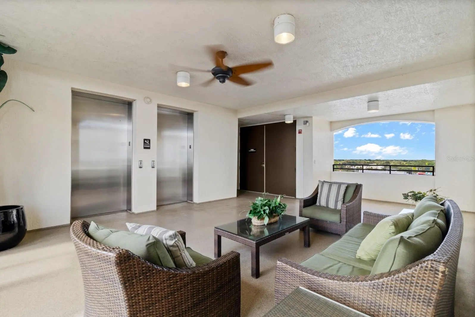 111 E MONUMENT AVE #705, #705