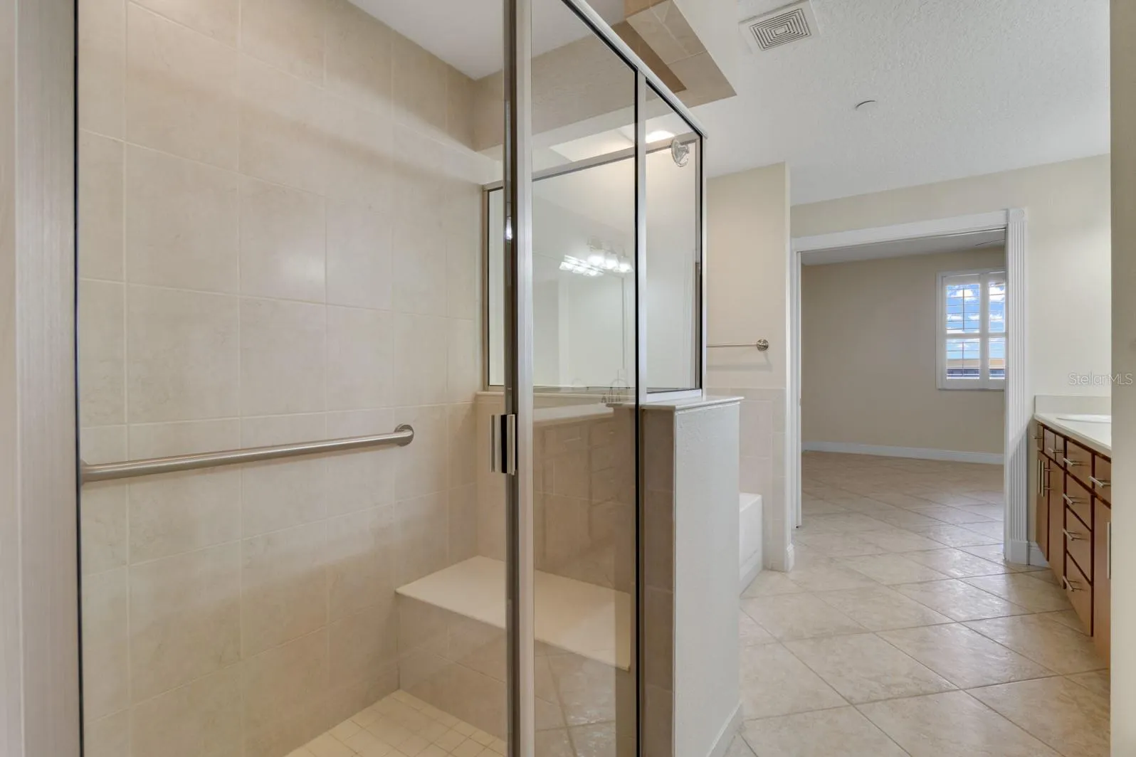 111 E MONUMENT AVE #705, #705