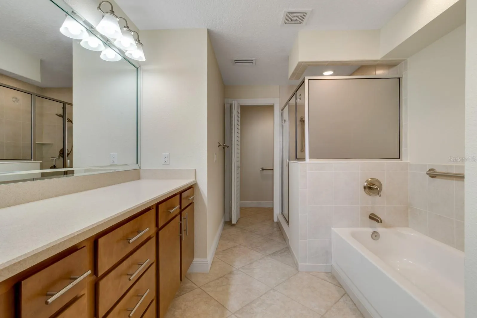 111 E MONUMENT AVE #705, #705