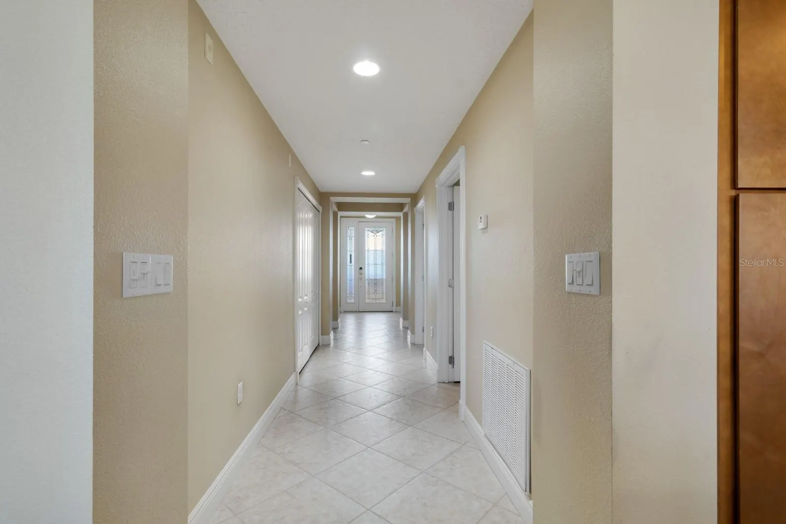 111 E MONUMENT AVE #705, #705