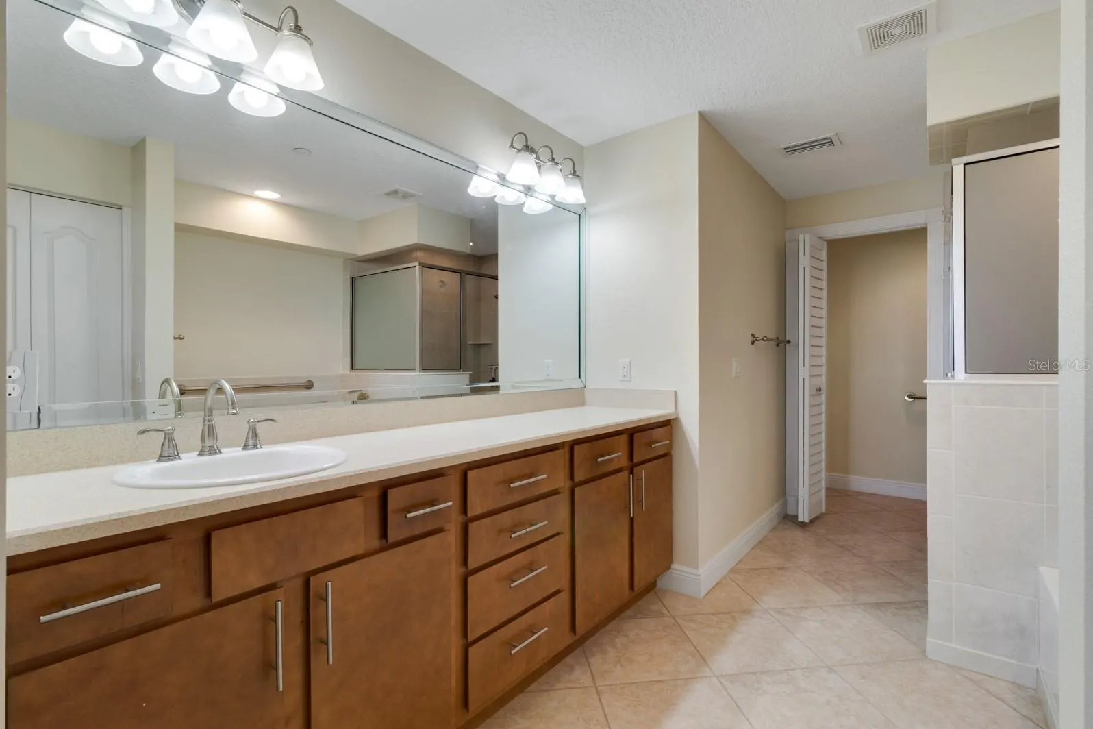 111 E MONUMENT AVE #705, #705