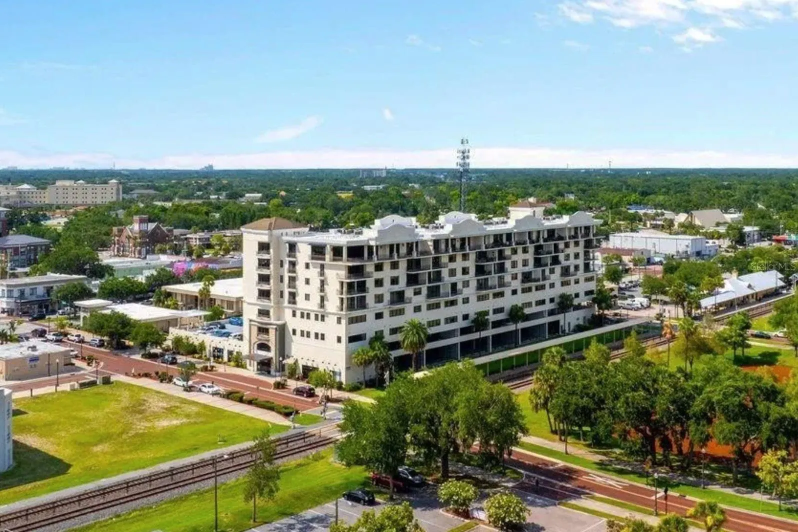 111 E MONUMENT AVE #705, #705