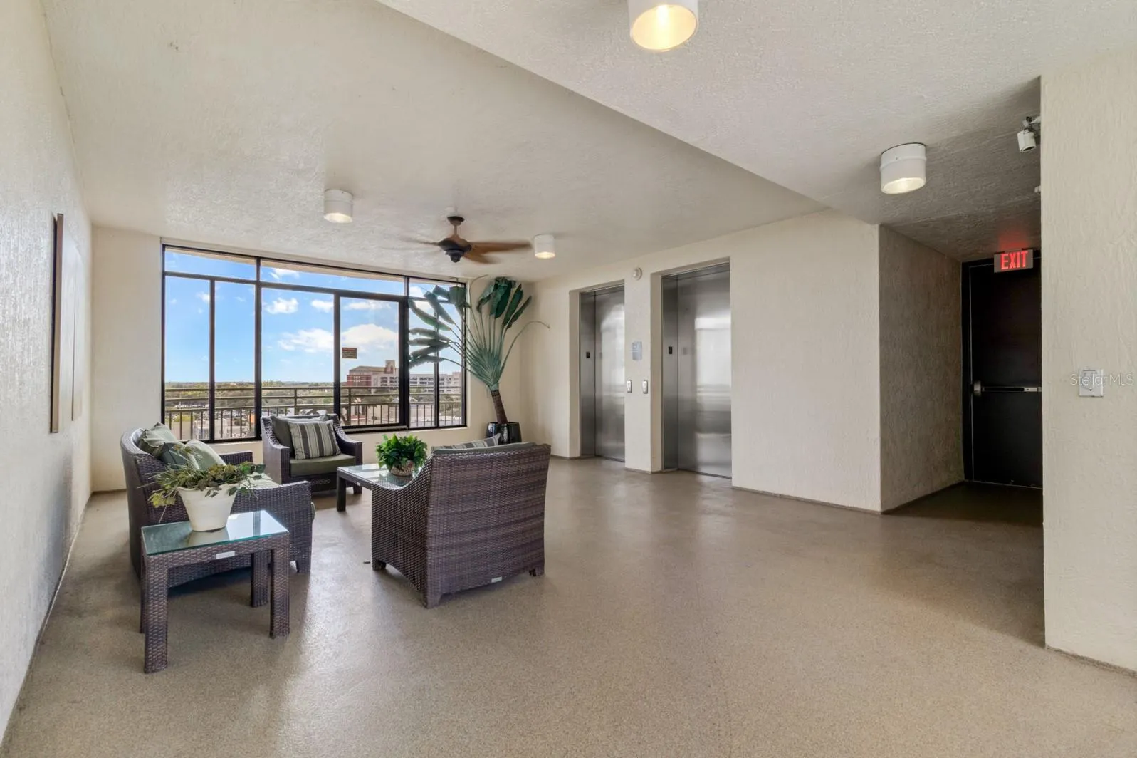 111 E MONUMENT AVE #705, #705