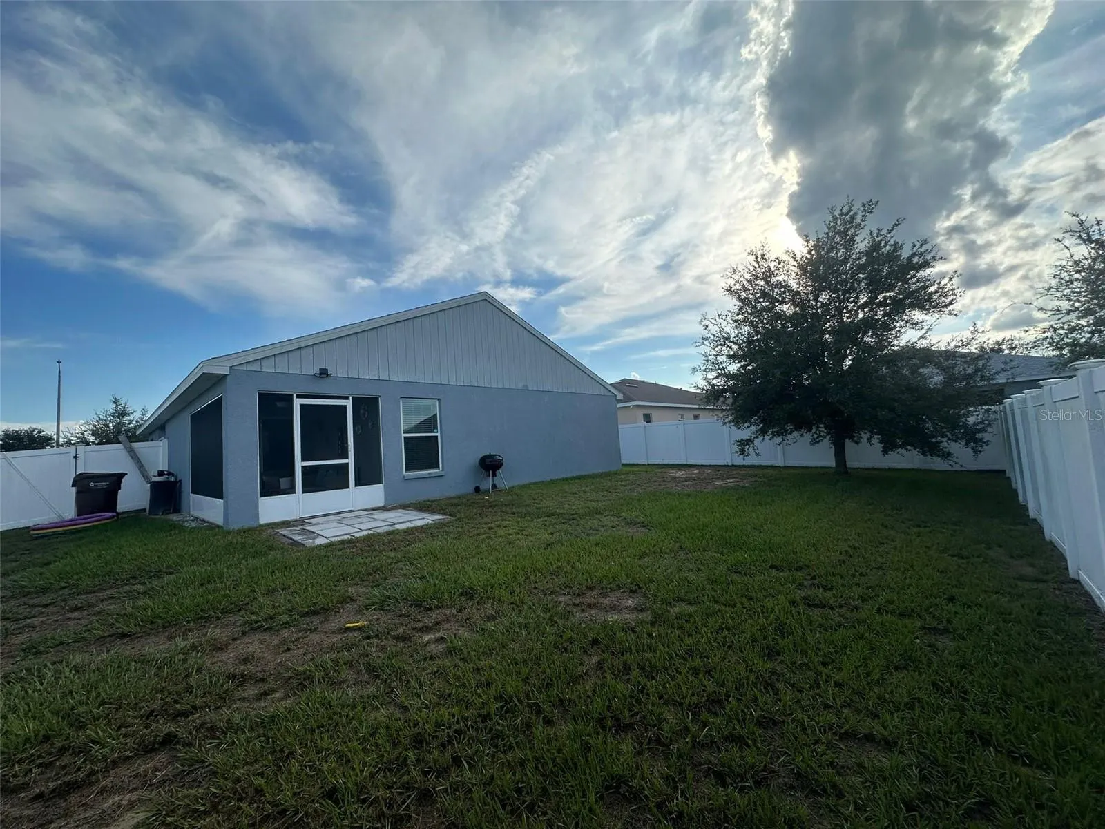 1071 CONDOR DR