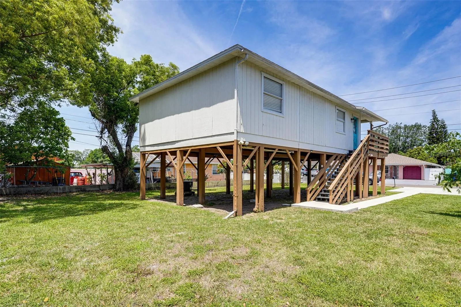 3022 W FRIERSON AVE
