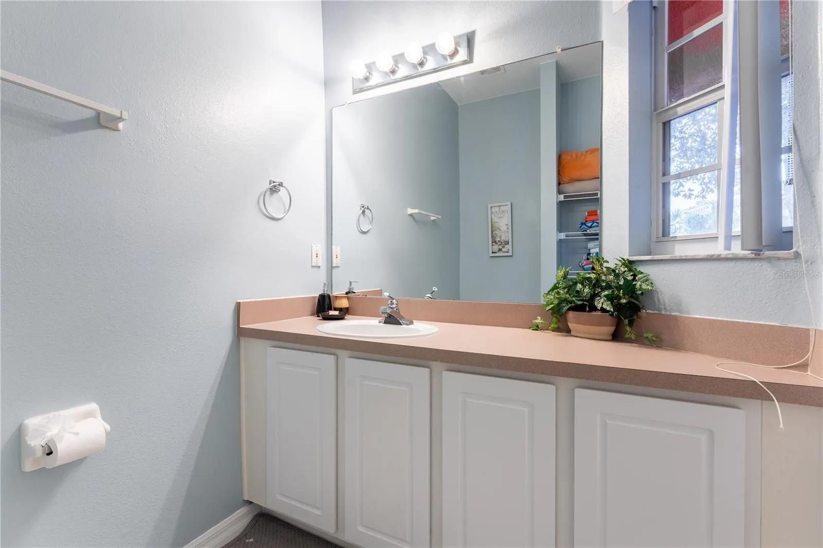 2728 SUN KEY PL