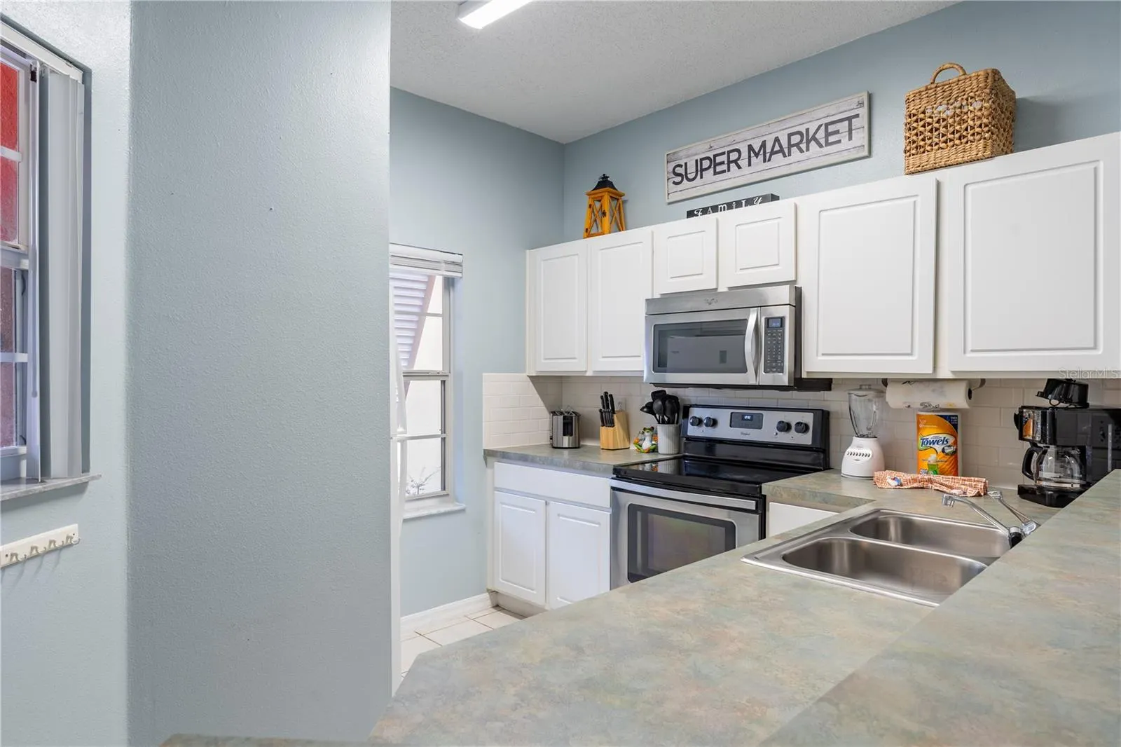 2728 SUN KEY PL