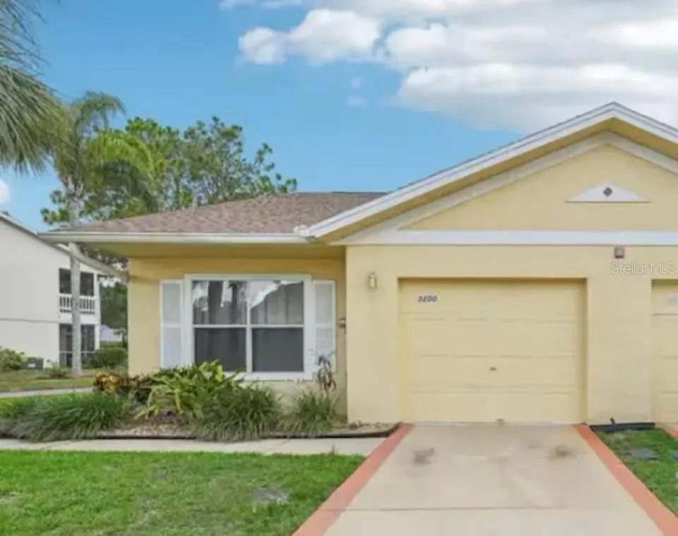 3200 QUEEN PALMS CT