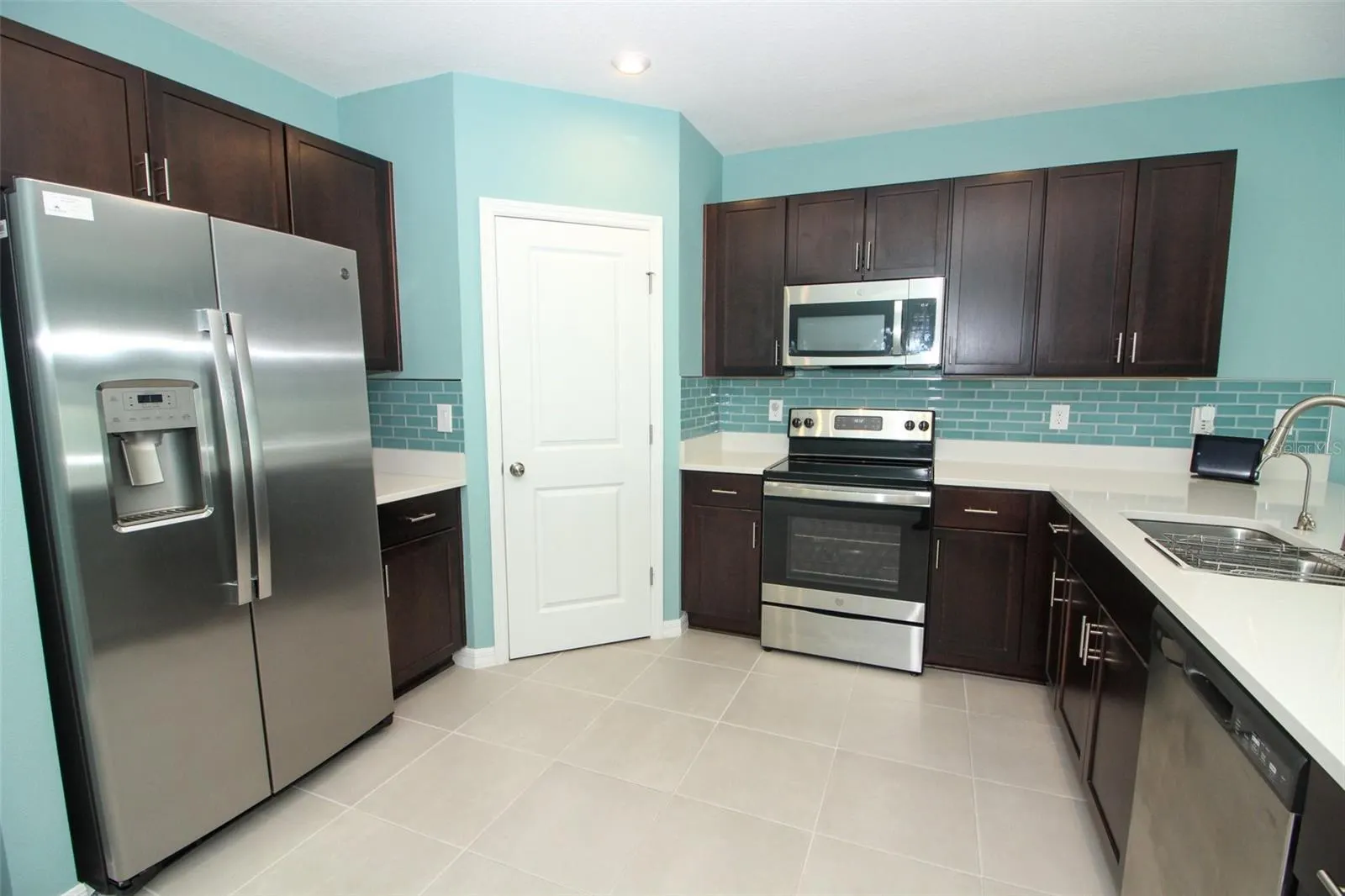404 CITRINE LOOP