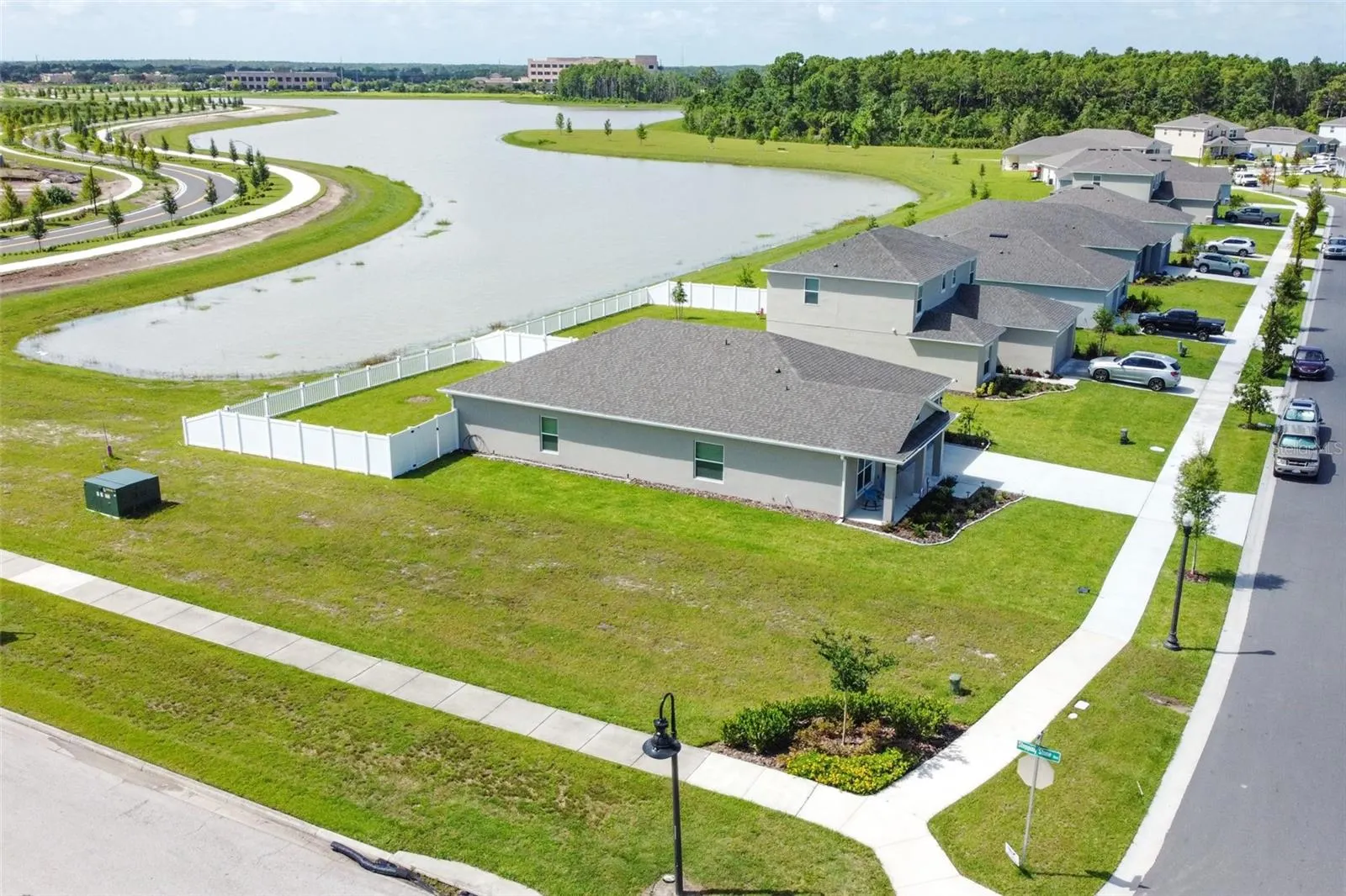 404 CITRINE LOOP