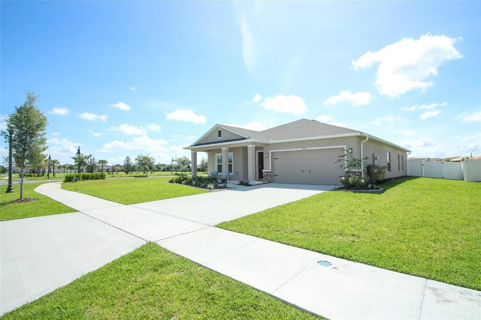 404 CITRINE LOOP