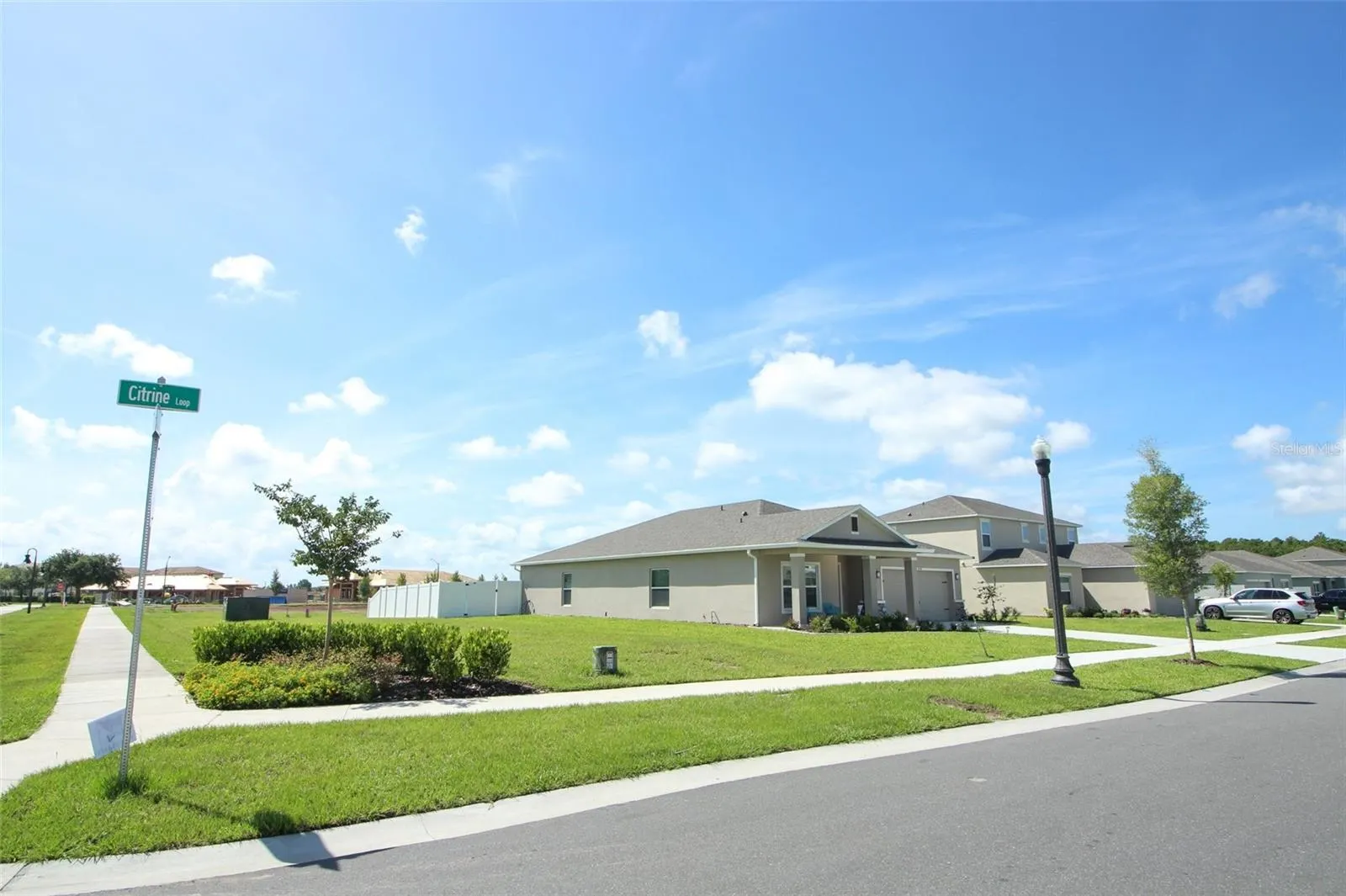 404 CITRINE LOOP