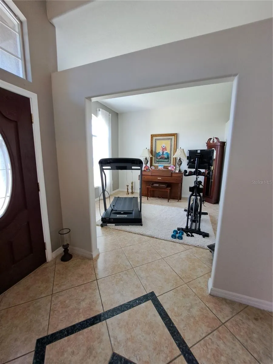 2863 MIDDLETON CIR