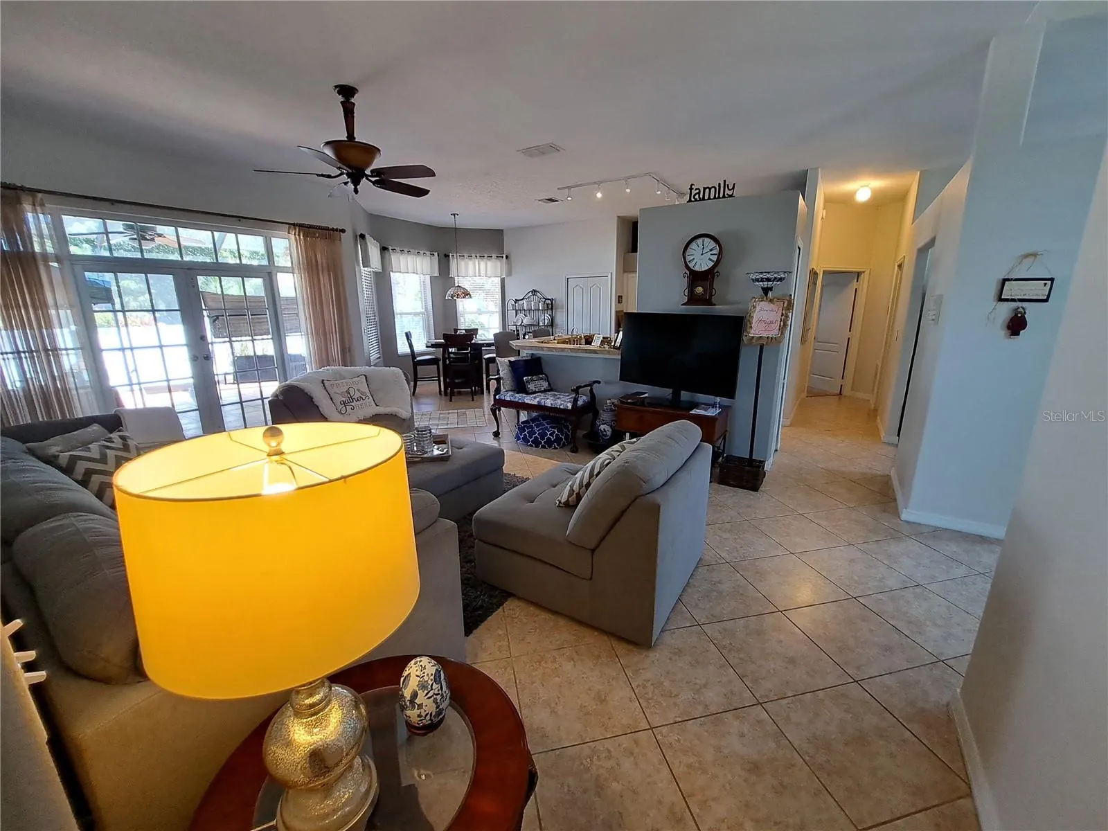 2863 MIDDLETON CIR