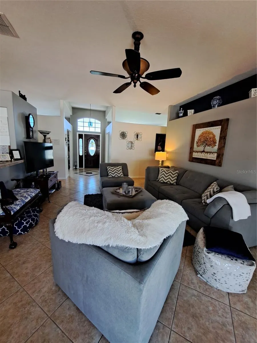 2863 MIDDLETON CIR