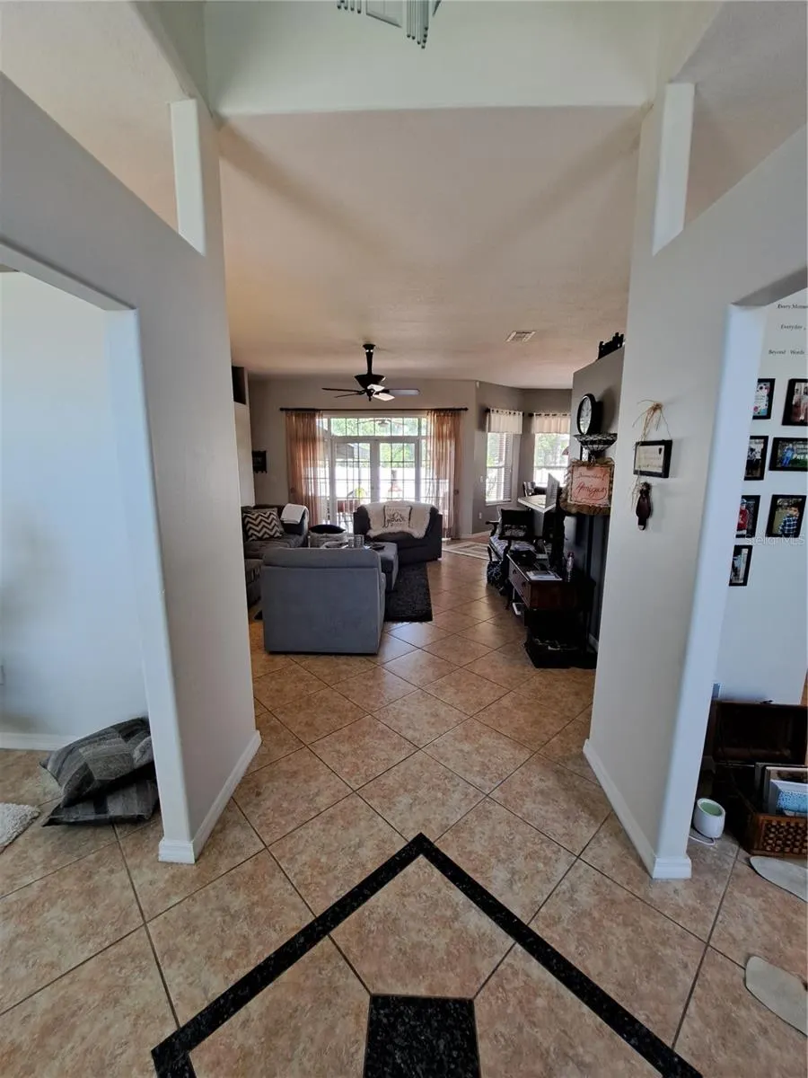 2863 MIDDLETON CIR