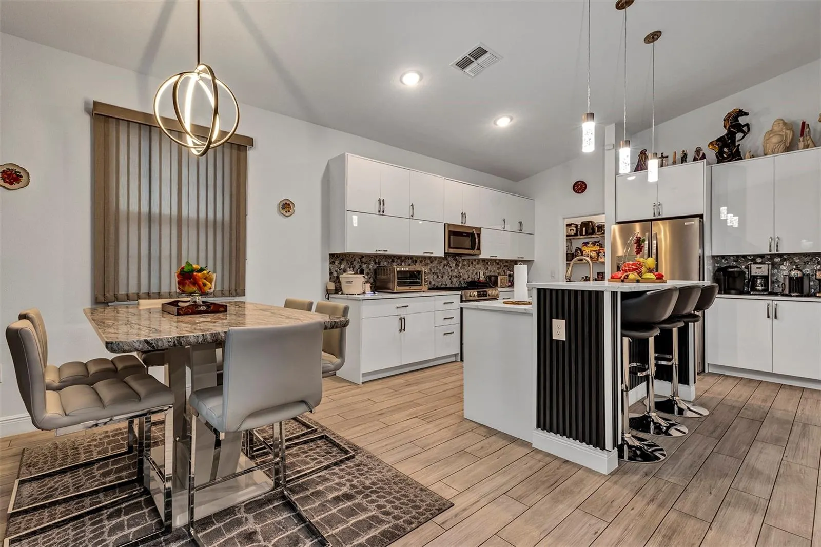 379 VILLA SORRENTO CIR