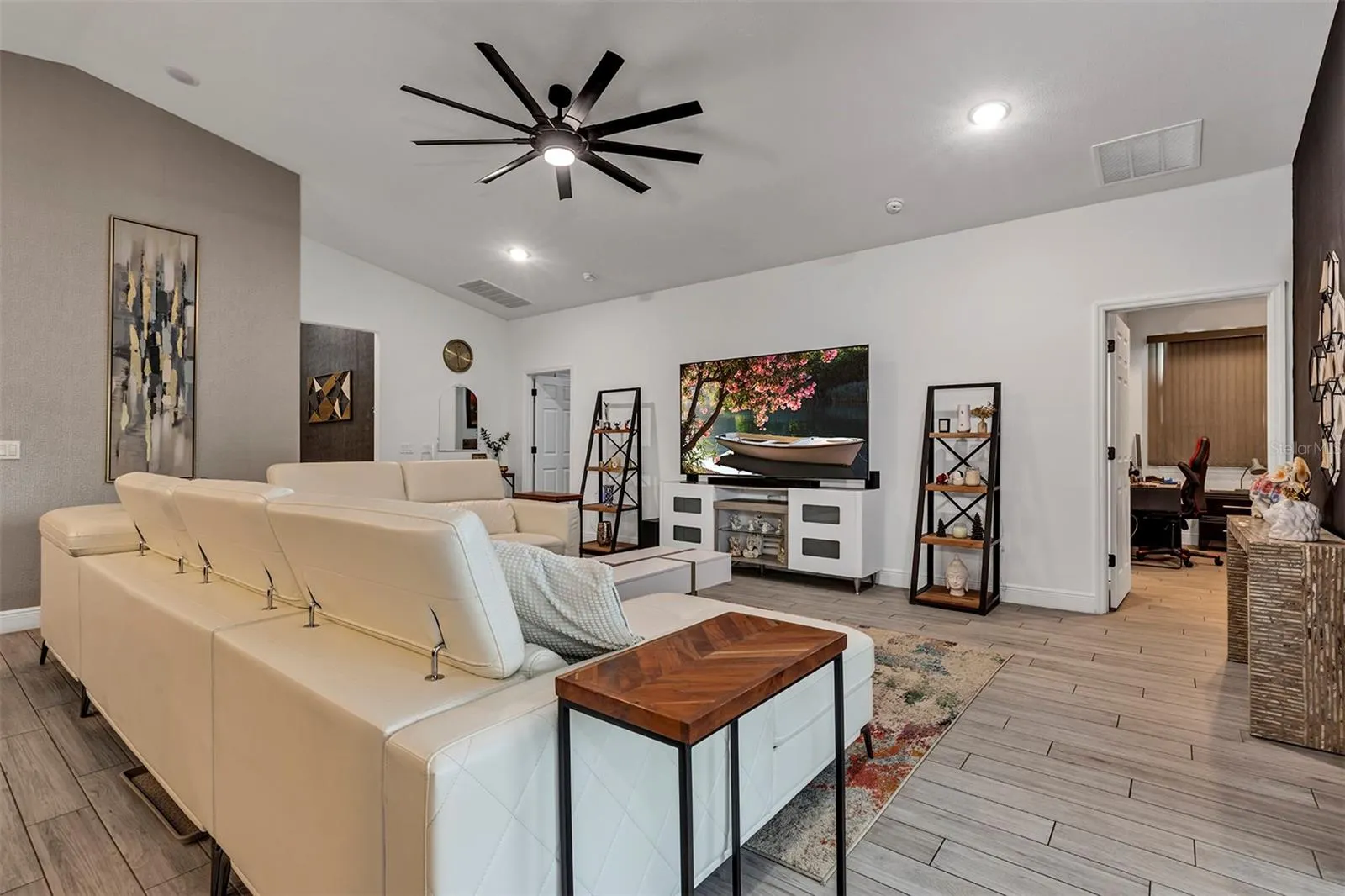 379 VILLA SORRENTO CIR