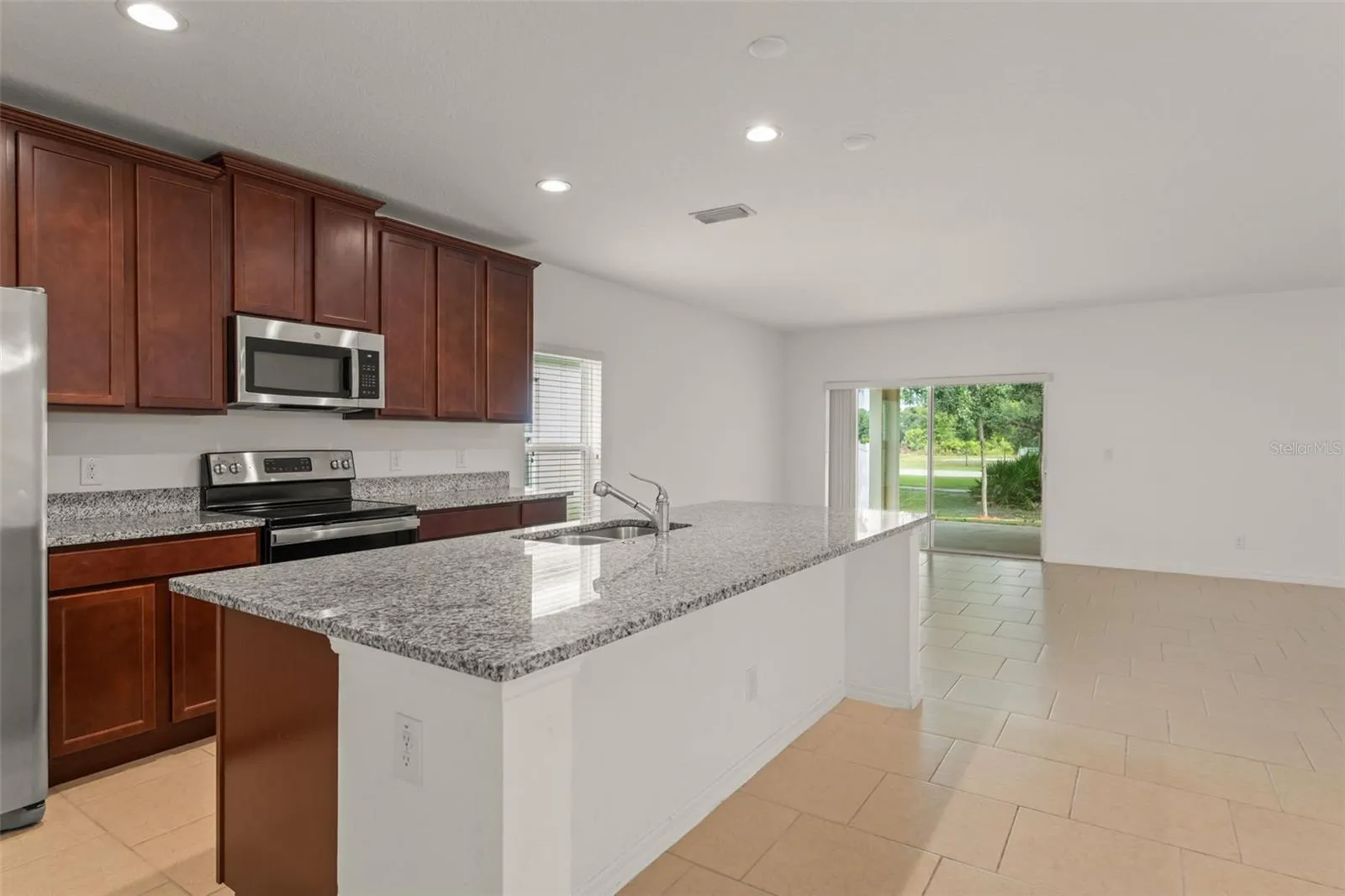 5583 SABAL DR