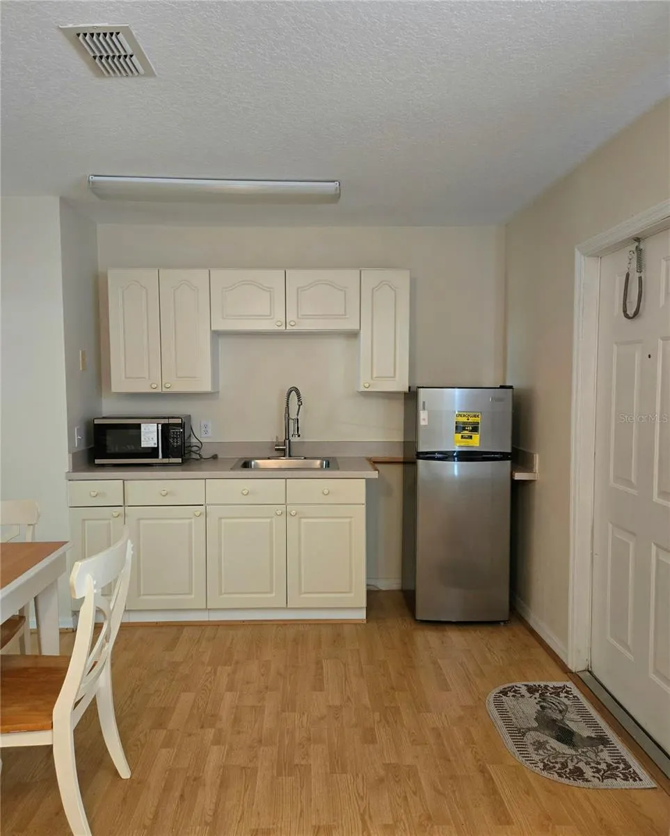 223 WASHINGTON PALM LOOP #B, #B