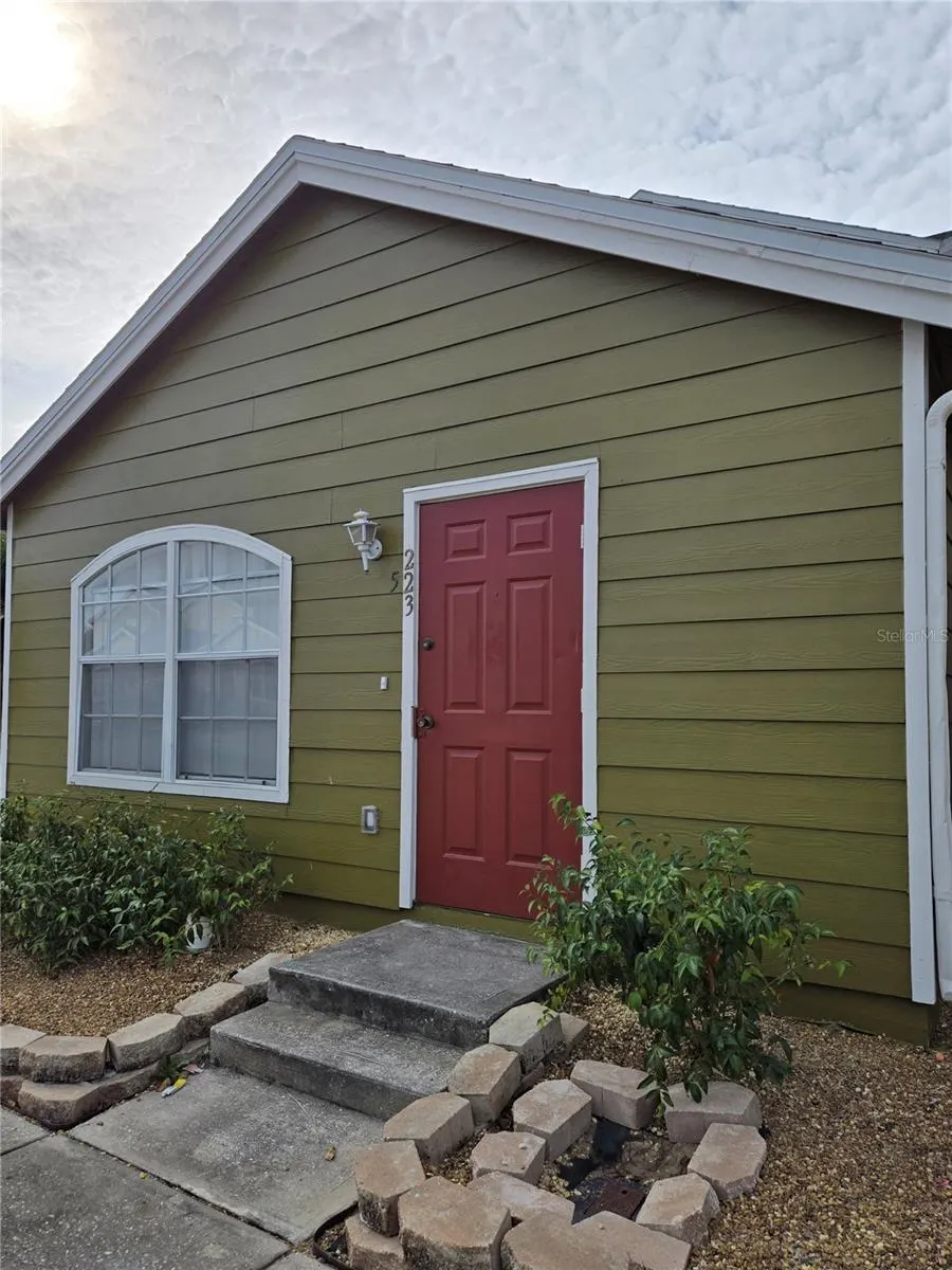223 WASHINGTON PALM LOOP #B, #B