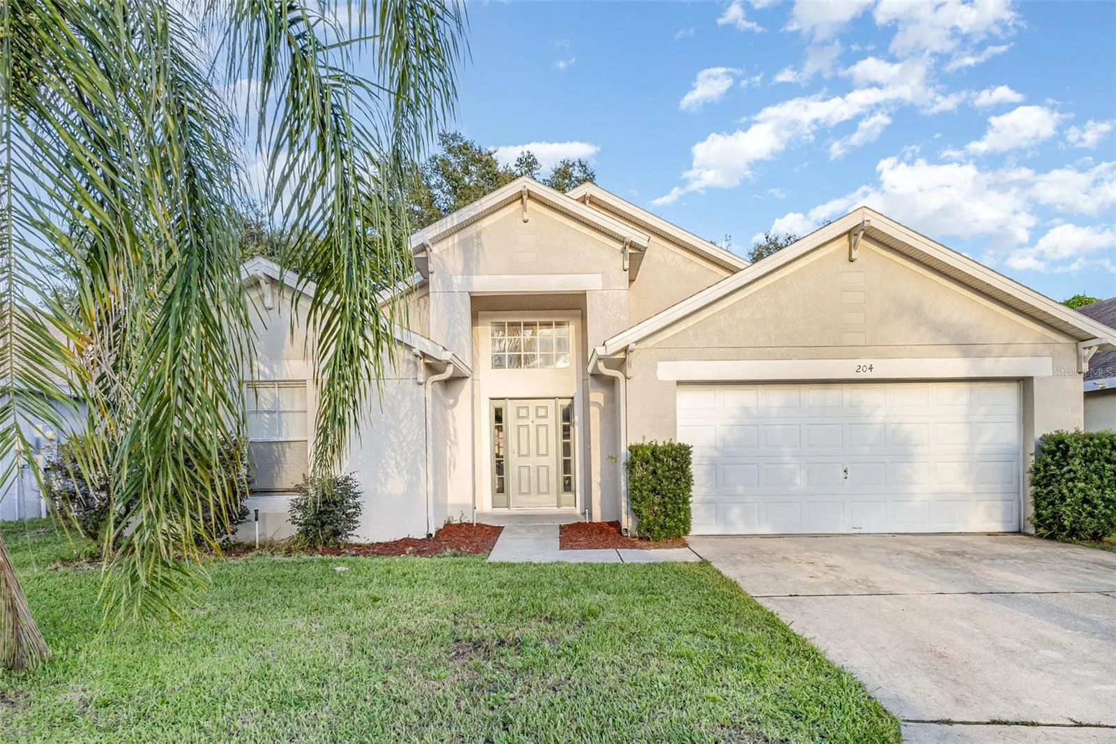 204 SILVER PALMS CIR