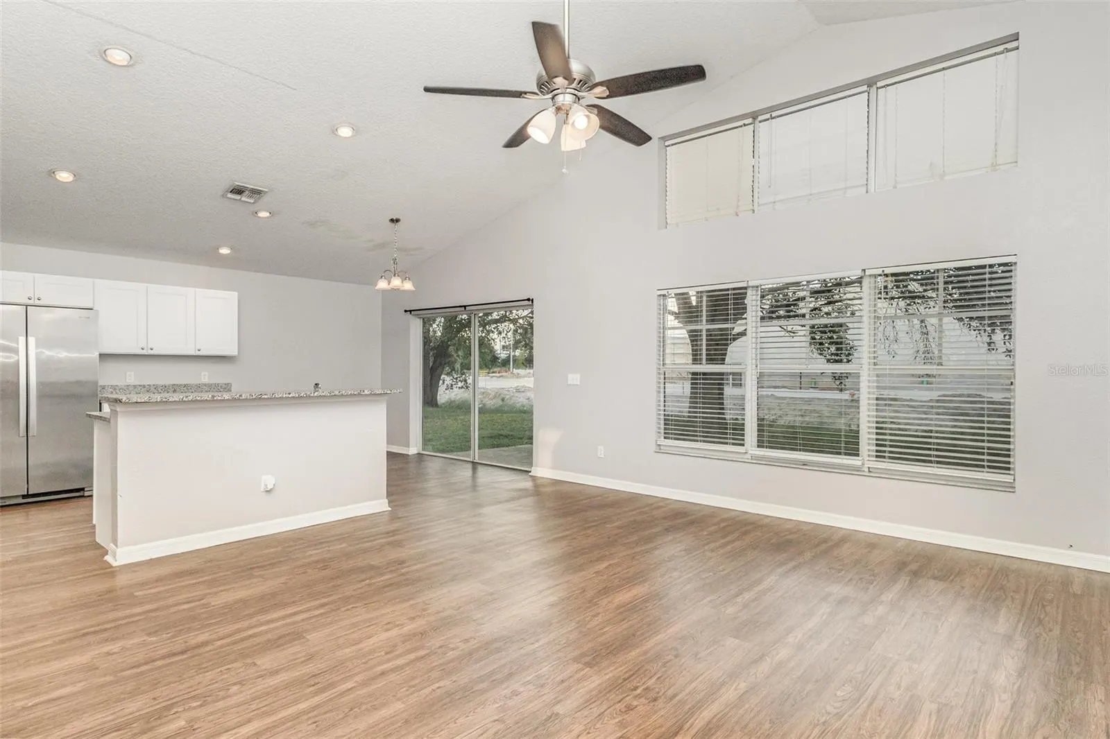 204 SILVER PALMS CIR