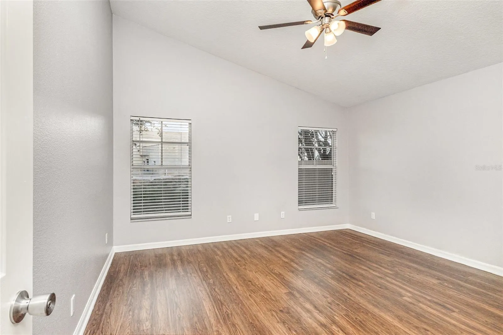 204 SILVER PALMS CIR