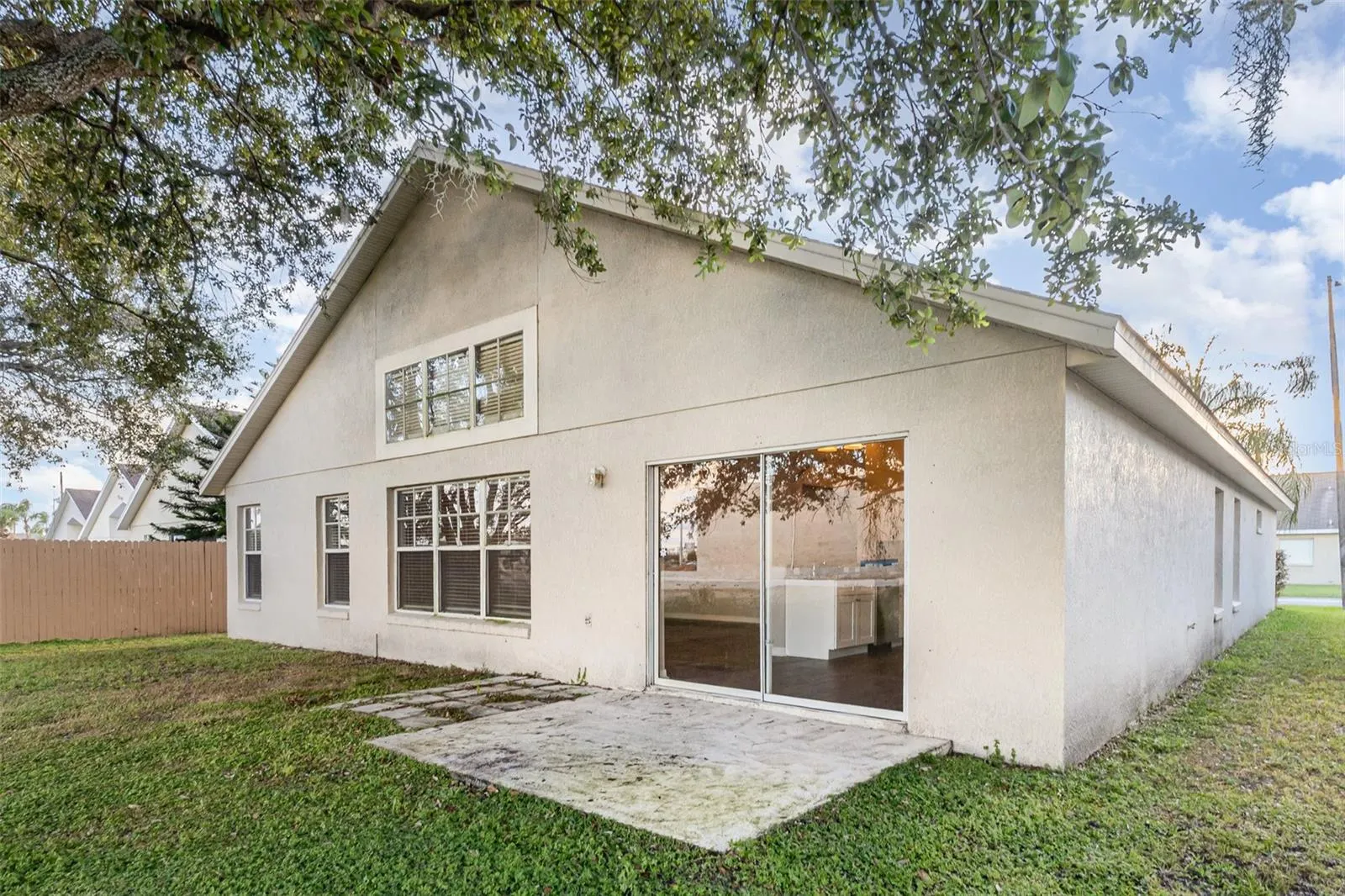204 SILVER PALMS CIR