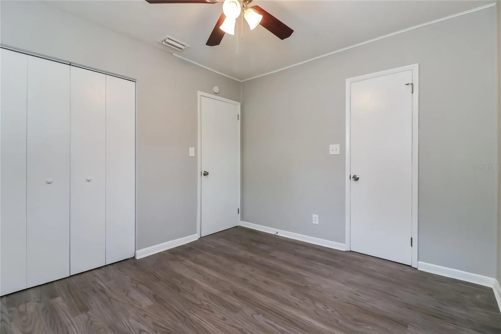 8911 NAVAJO AVE