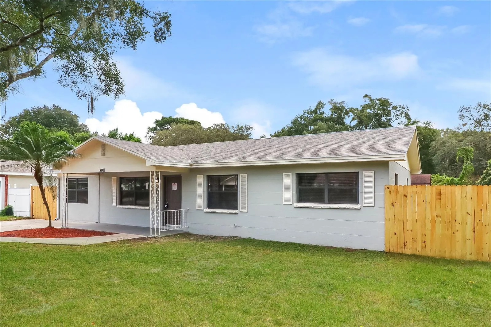 8911 NAVAJO AVE