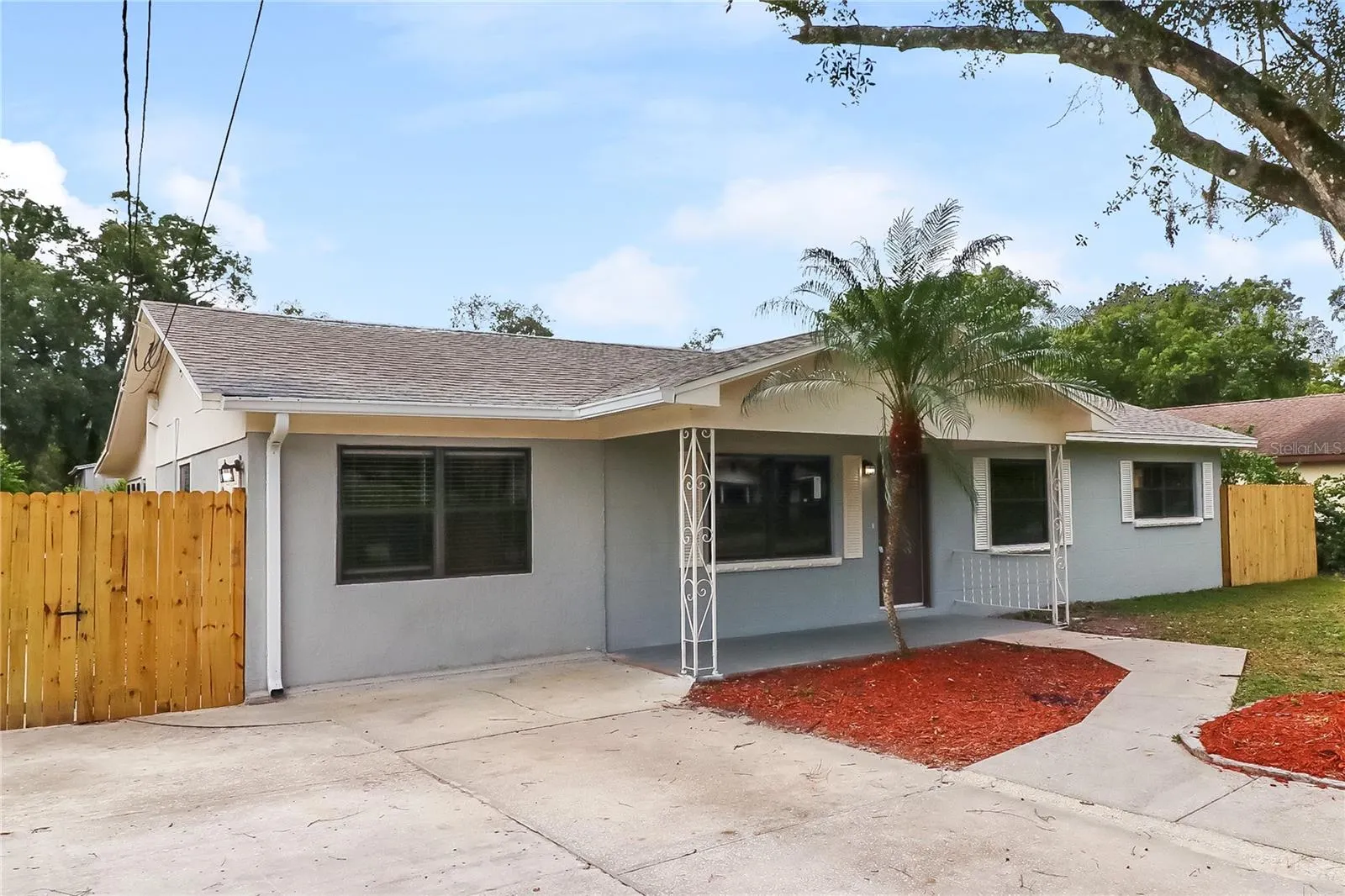 8911 NAVAJO AVE