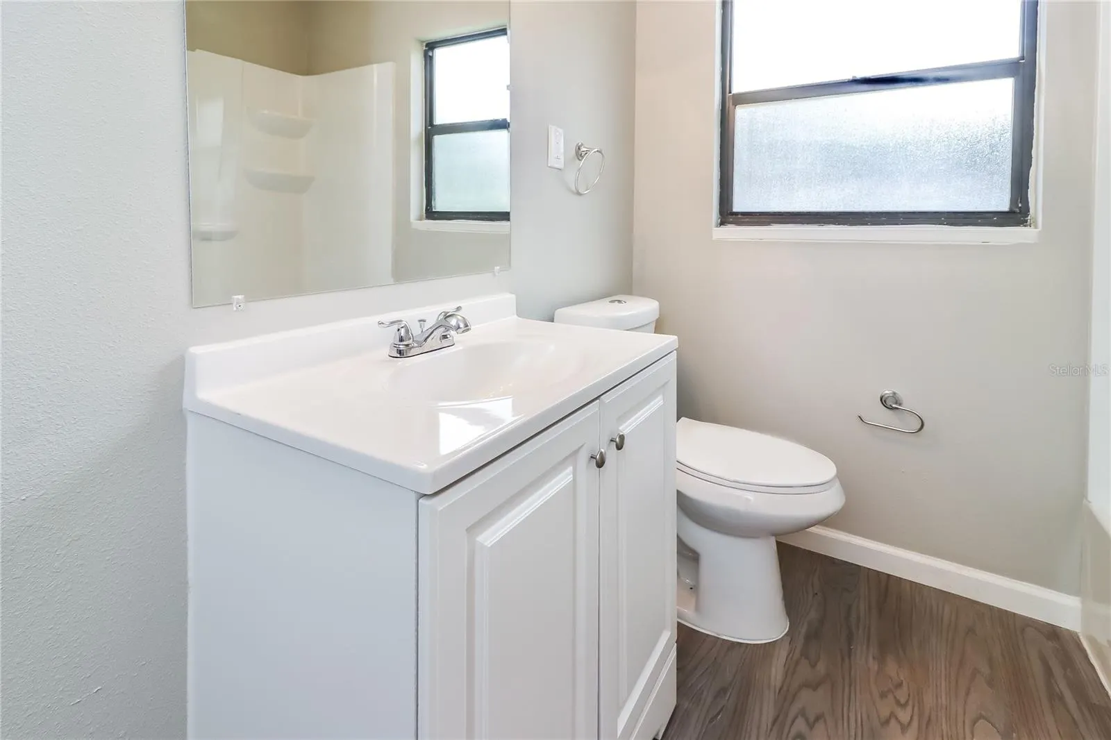 8911 NAVAJO AVE