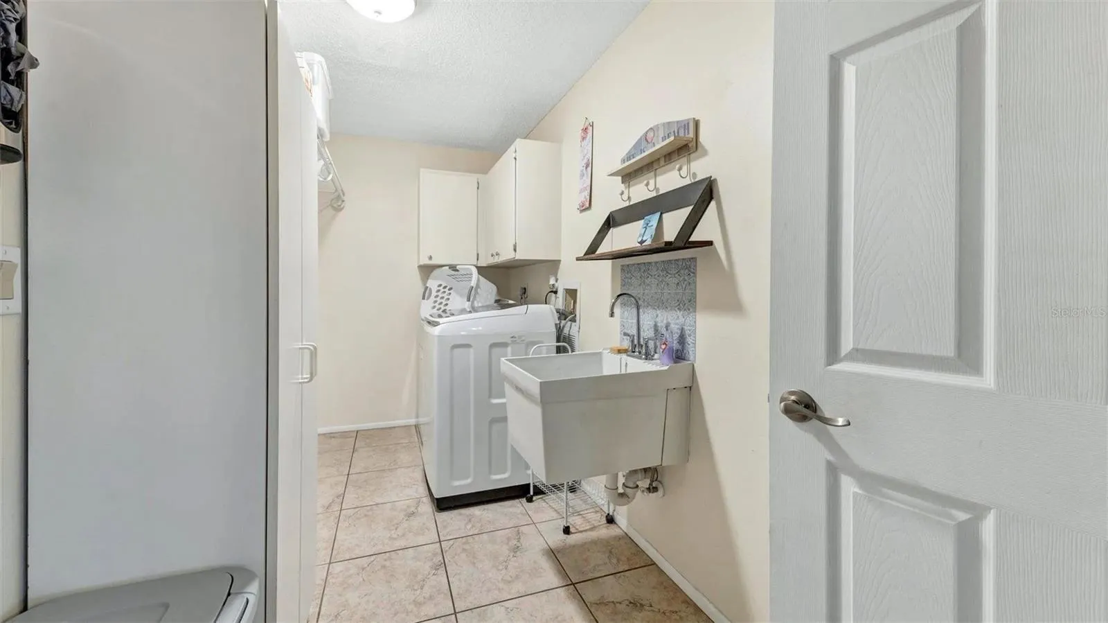 200 BELAIRE CT