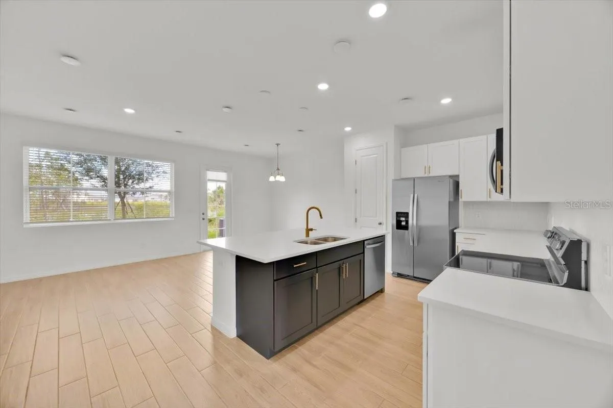848 LONGBOAT DR