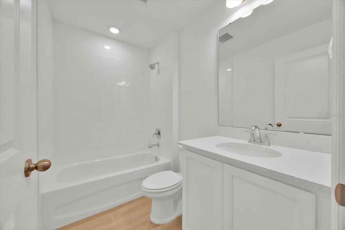 848 LONGBOAT DR