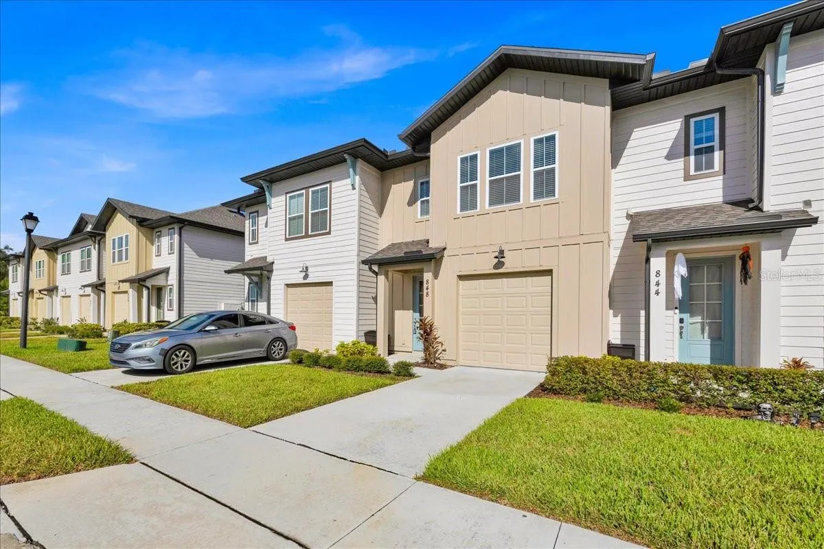 848 LONGBOAT DR