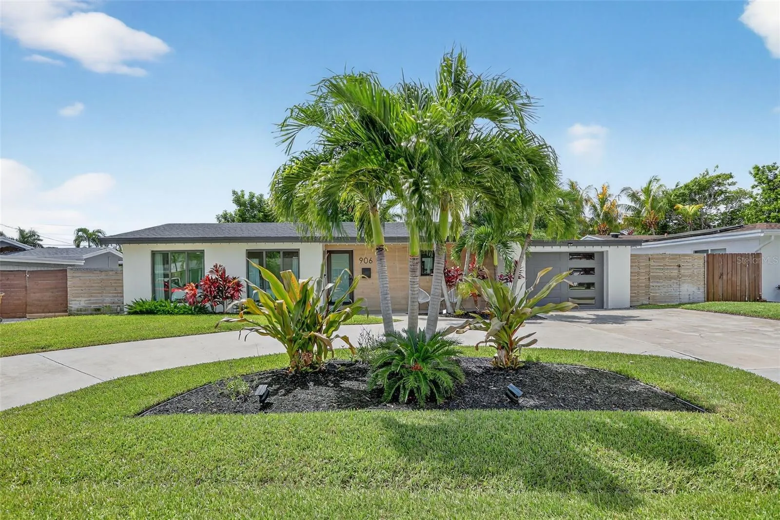 906 SE 13TH CT