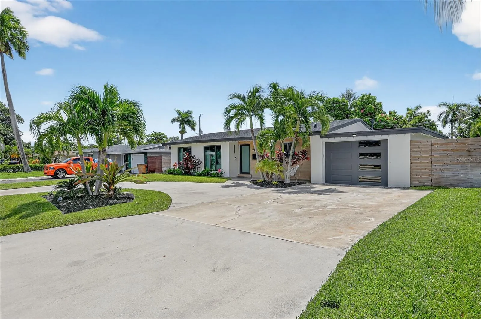 906 SE 13TH CT