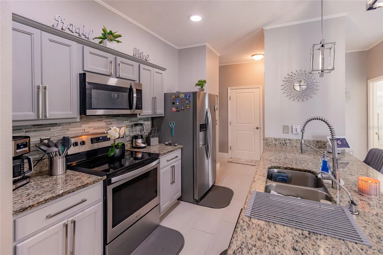 881 ORCHID GROVE BLVD