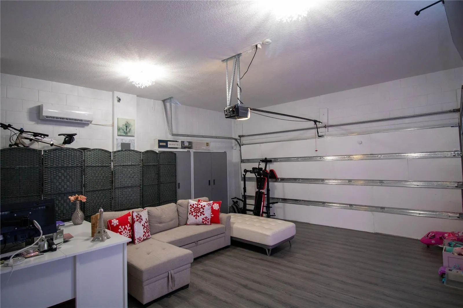 881 ORCHID GROVE BLVD