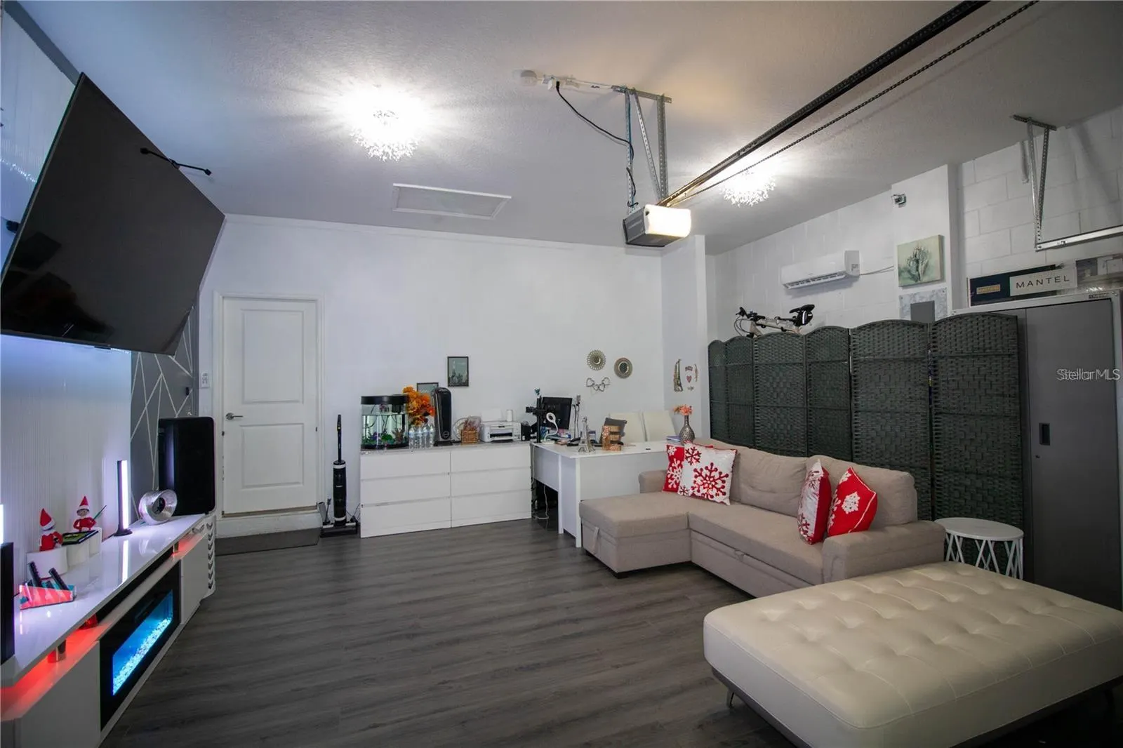 881 ORCHID GROVE BLVD