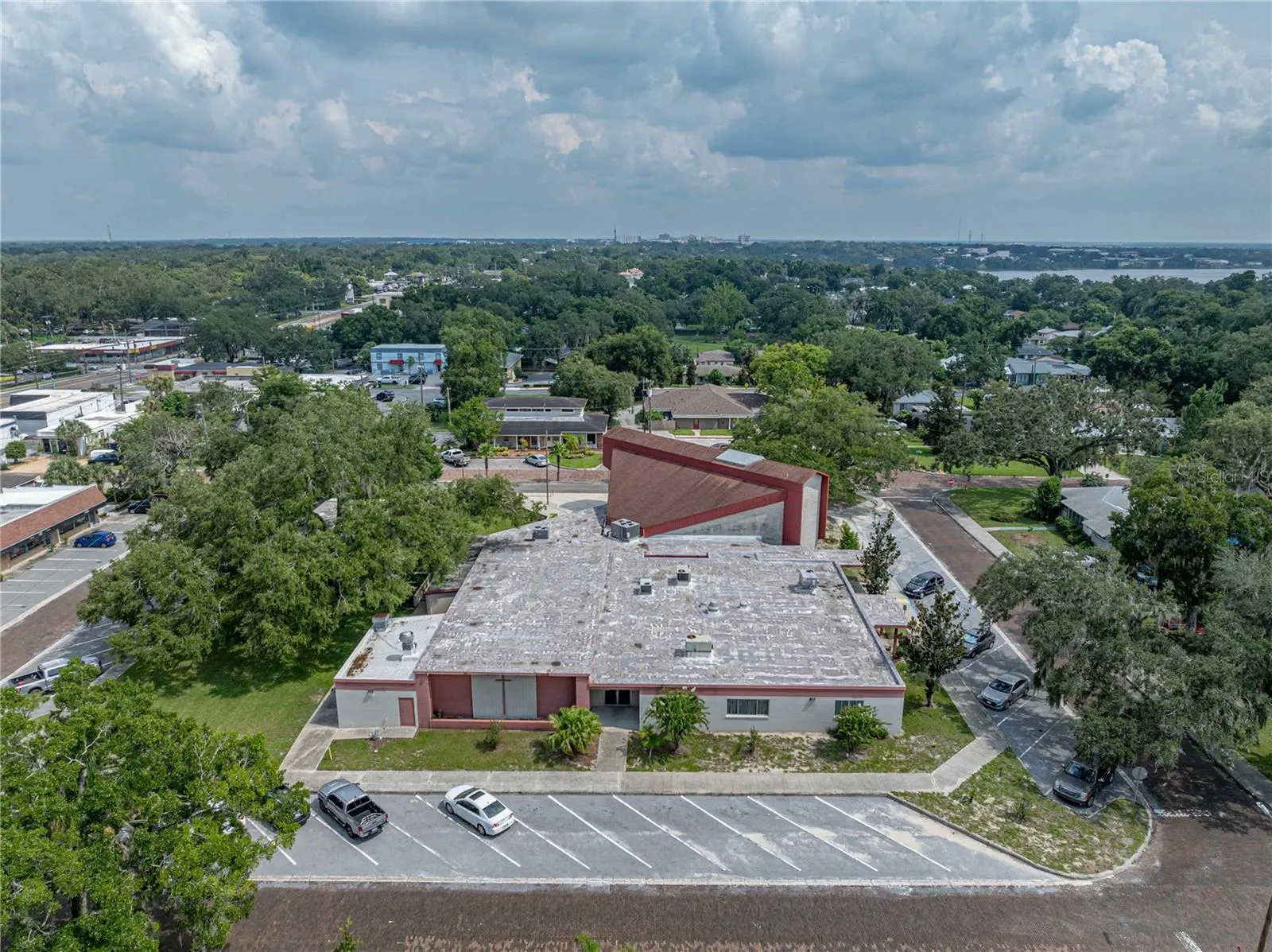 211 EASTON DR