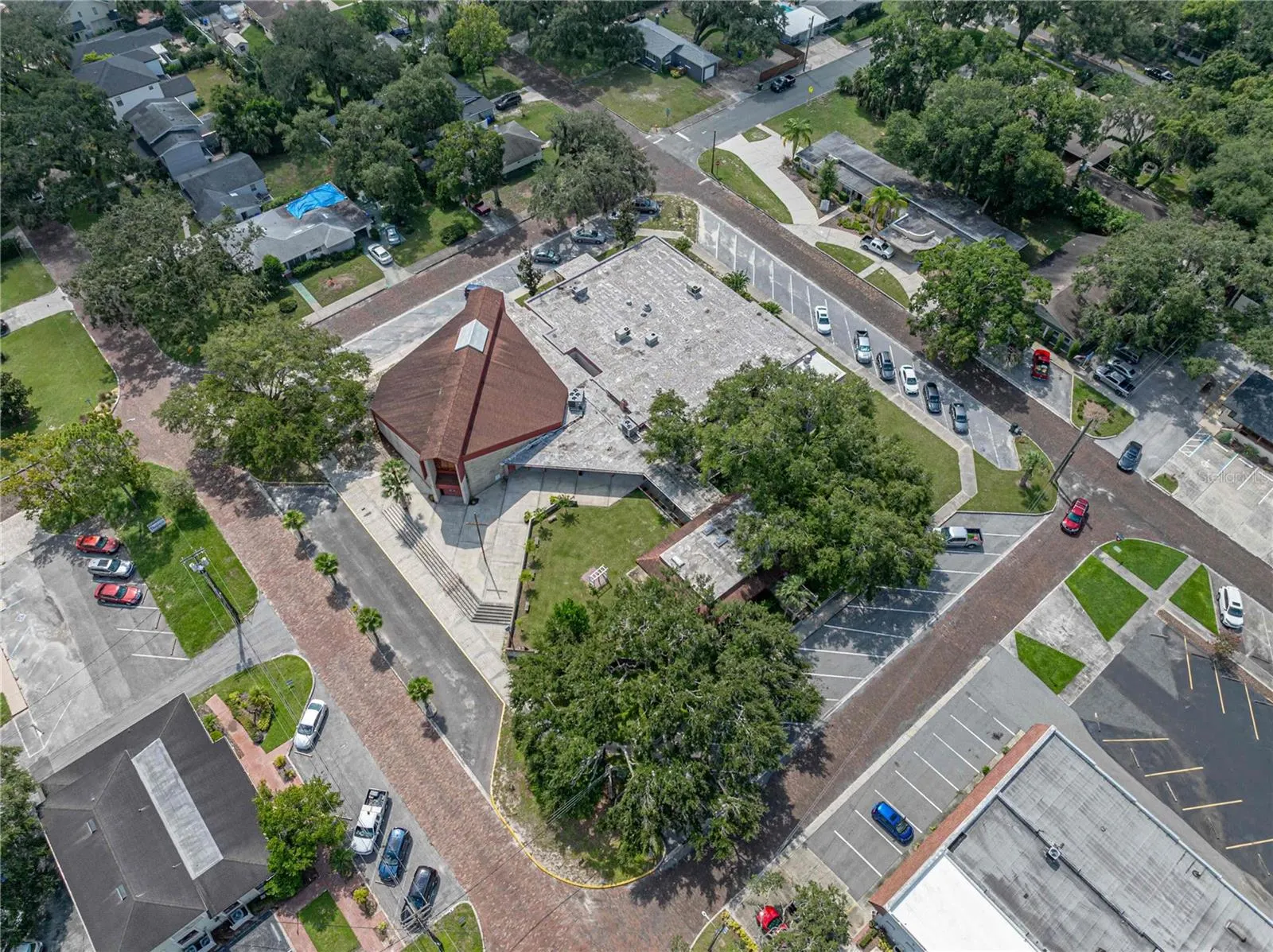211 EASTON DR