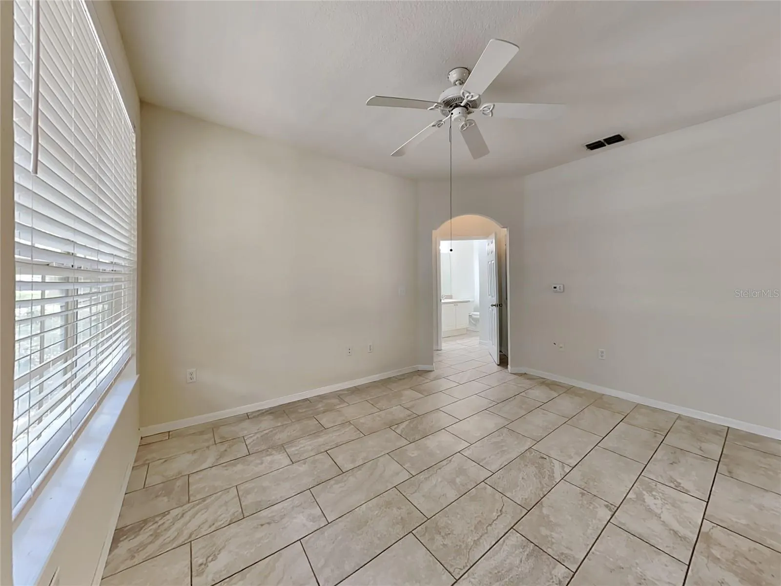 832 GRAND REGENCY PT #102, #102