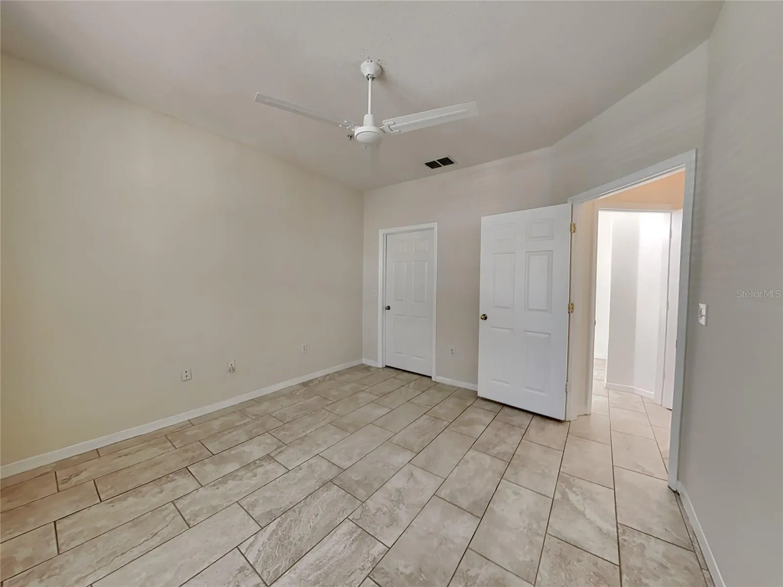 832 GRAND REGENCY PT #102, #102