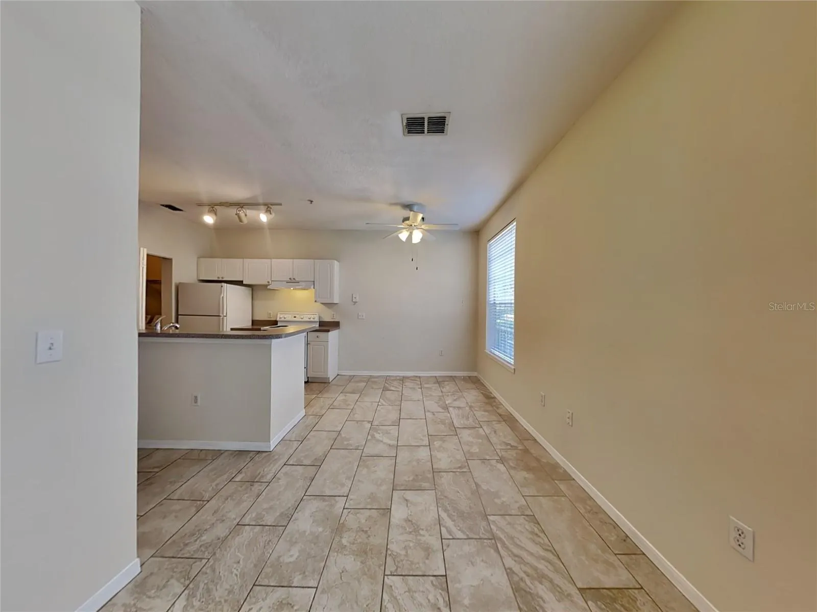 832 GRAND REGENCY PT #102, #102